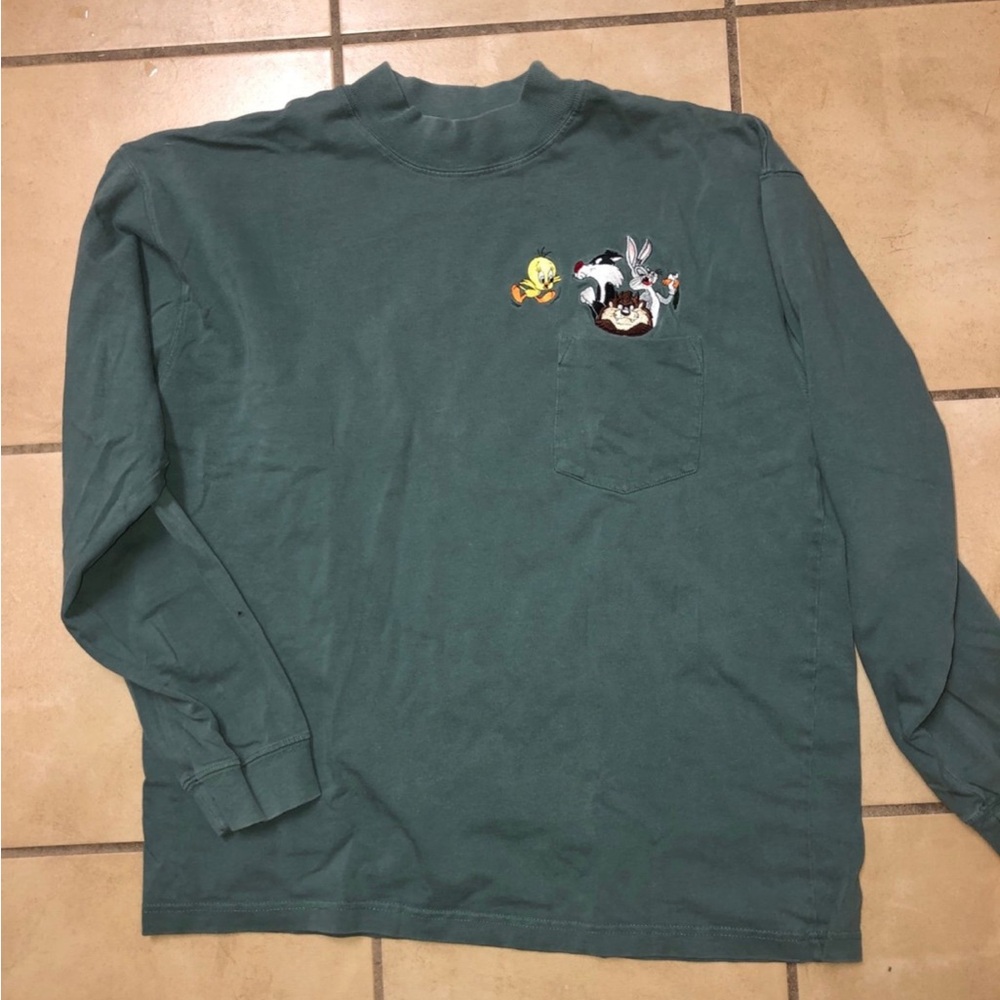 Vintage ‘95 Looney Tunes embroidered shirt Tweety, Taz, Bugs, Sylvester Large